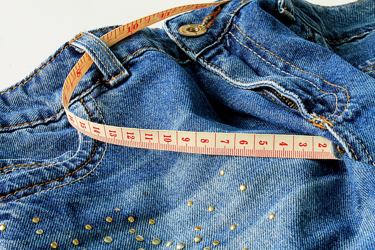 Was Jeans von anderer Bekleidung unterscheidet female diet, shorts, health, care, measuring tape, measures, diet, form, keep in shape, jean shorts, jeans, measuring tape, measuring tape, measuring tape, diet, diet, jeans, jeans, jeans, jeans, jeans